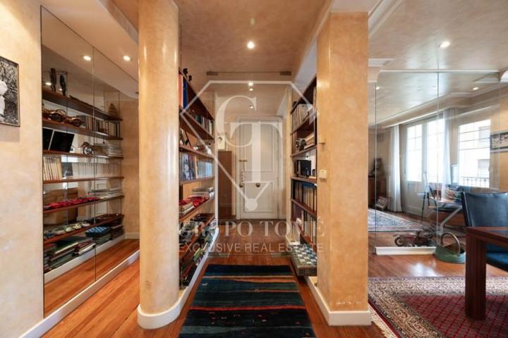 Piso en venta en Bilbao, Indautxu photo 0