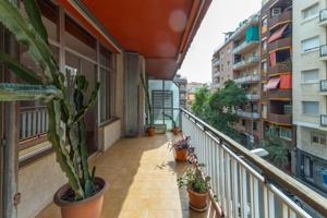 Piso en venta en Barcelona, Les Corts photo 0