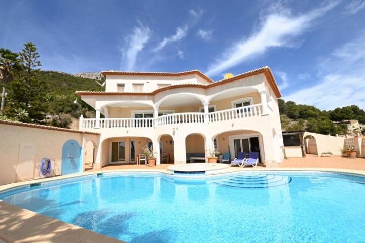 Chalet en venta en Calpe, Oltamar photo 0