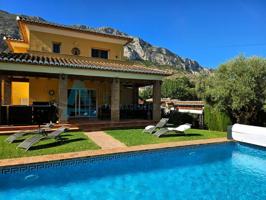 Chalet en venta en Denia photo 0