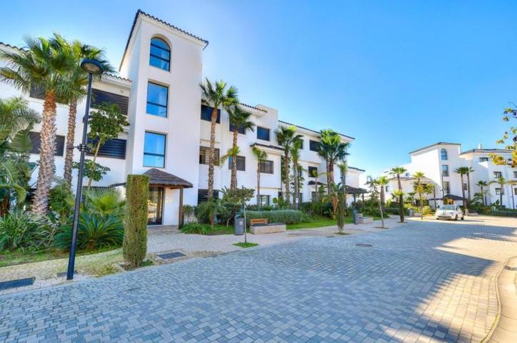 Apartamento en venta en Estepona, Av Los Reales photo 0