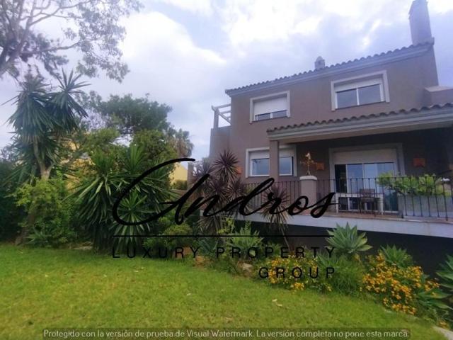 Chalet en venta en Manilva, Puerto de la Duquesa photo 0