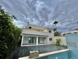 Casa en venta en Alfaz del Pi, Albir photo 0