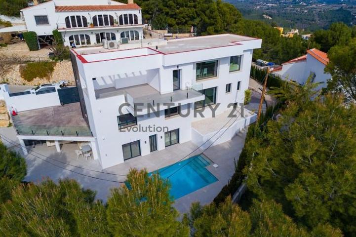 Chalet en venta en Calpe, Oltamar photo 0
