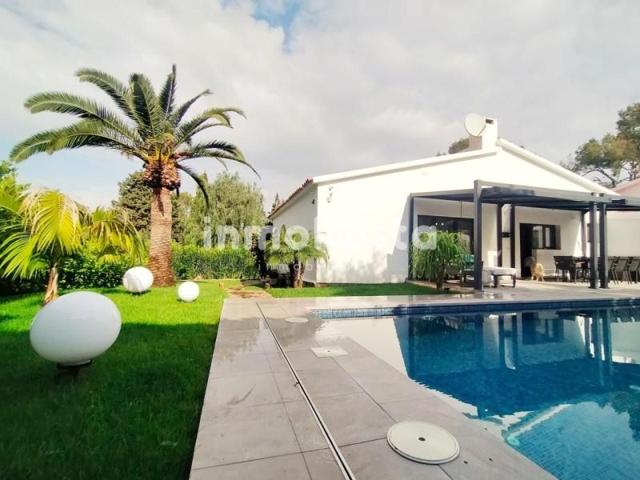 Chalet en venta en Benidorm photo 0