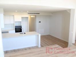 Piso en venta en Girona photo 0