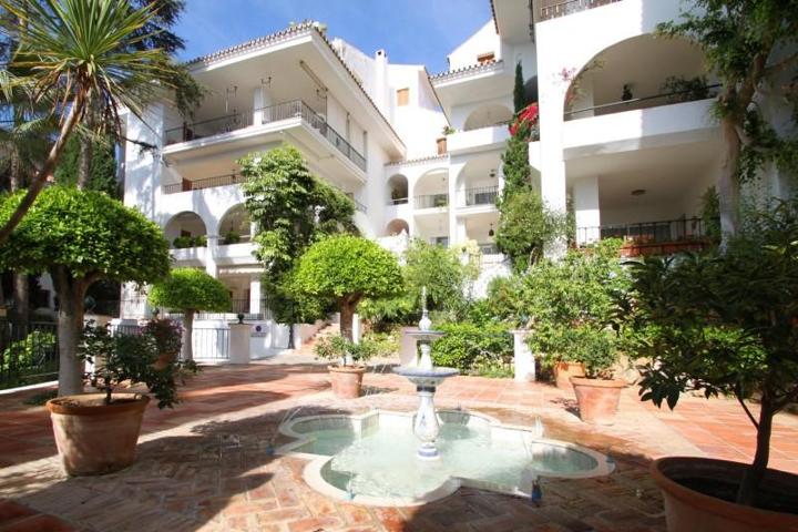 Apartamento en venta en Marbella, Milla de oro photo 0