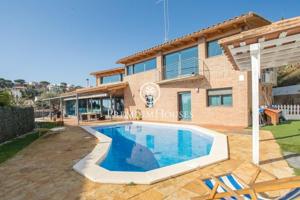 Casa en venta en Arenys de Mar, Urbanitzacions photo 0