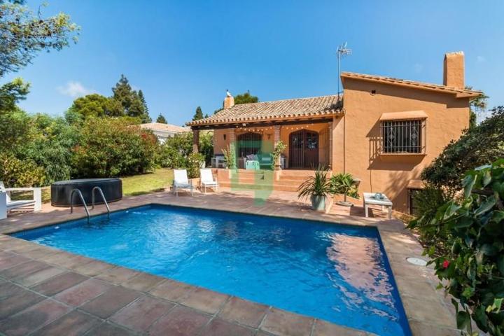Chalet en venta en Mijas photo 0