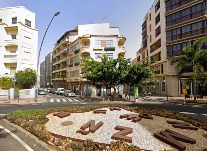 Edificio en venta en Santa Cruz de Tenerife, Santa Cruz de Tenerife photo 0