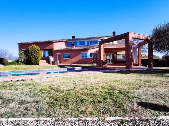 Chalet en venta en Lliçà d'Amunt, Can farell photo 0