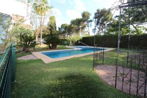 Chalet en venta en L'Eliana, Cerca del metro photo 0