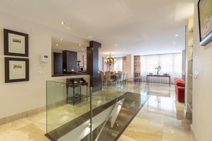 Duplex en venta en Granada, Gran capitan photo 0