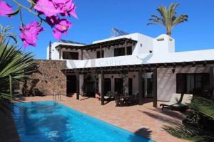 Casa en venta en La Oliva photo 0