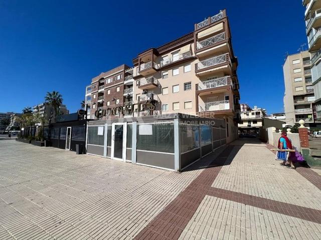 Local comercial en venta en Torre del Mar photo 0