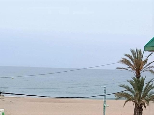 Edificio en venta en Cubelles, Les Salines photo 0