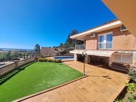 Chalet en venta en Santa Susanna, Santa susana photo 0