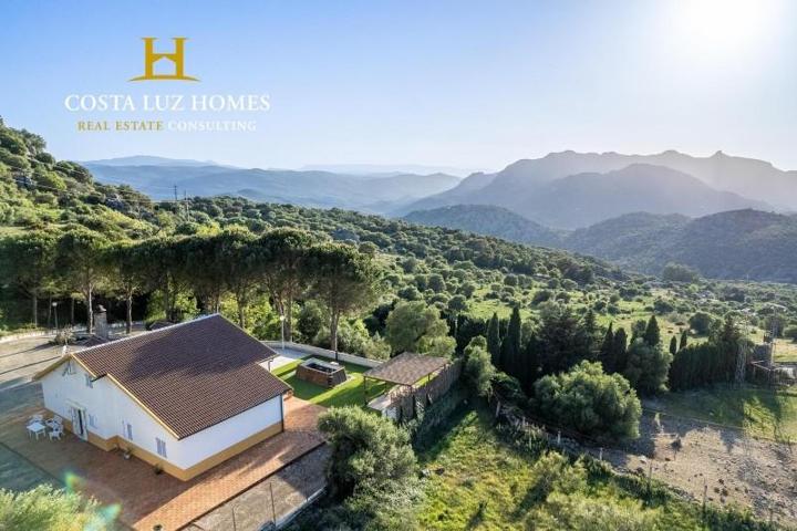 Casa con terreno en venta en Benaocaz, Campo photo 0