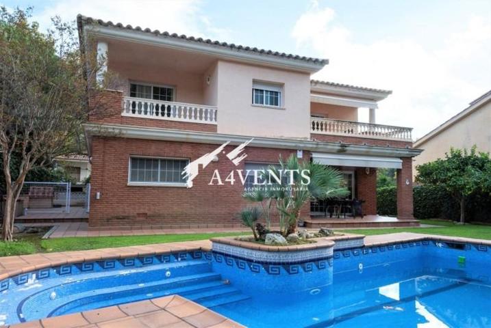 Casa en venta en Teià, Centro photo 0