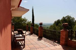 Chalet en venta en Chiva, Urbanización El Bosque photo 0