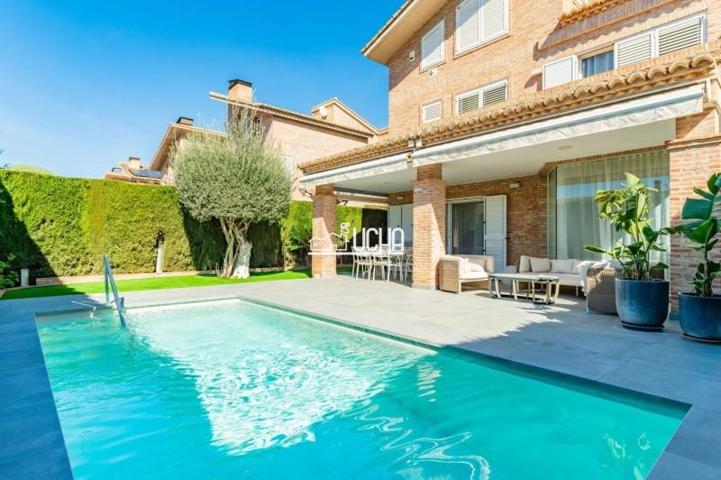 Chalet en venta en Bétera, Mas Camarena photo 0