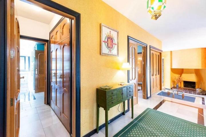 Chalet en venta en Granada, El serrallo photo 0