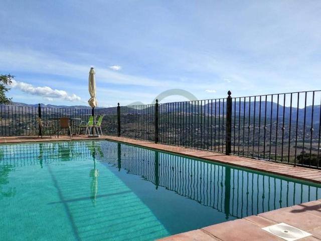 Edificio en venta en Ronda photo 0