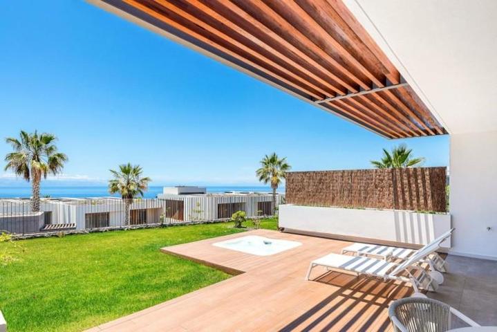 Planta baja en venta en Guía de Isora, Abama photo 0