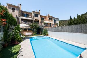 Adosada en venta en Puigpunyent, Puigpunyent photo 0