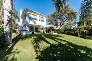 Chalet en venta en Mijas, CALAHONDA photo 0