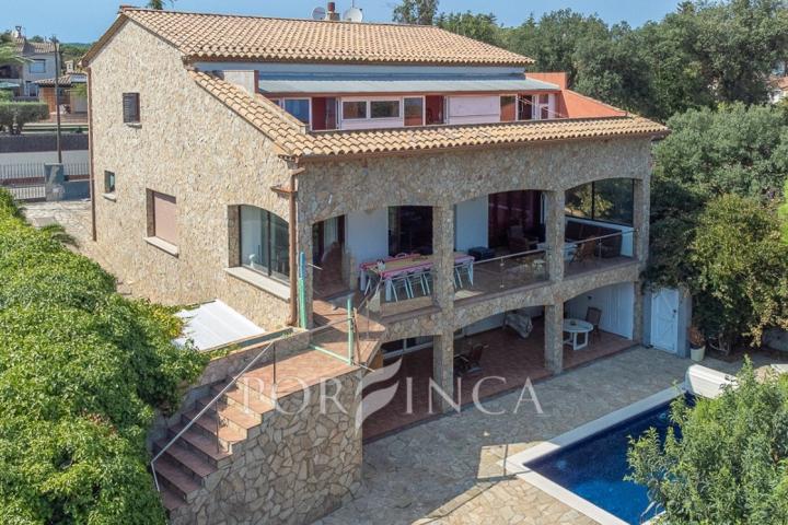 Chalet en venta en Castell-Platja d'Aro, Castell d´aro photo 0