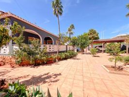 Chalet en venta en Denia photo 0