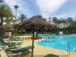 Adosada en venta en Estepona, Cancelada (Nueva Milla De Oro) photo 0