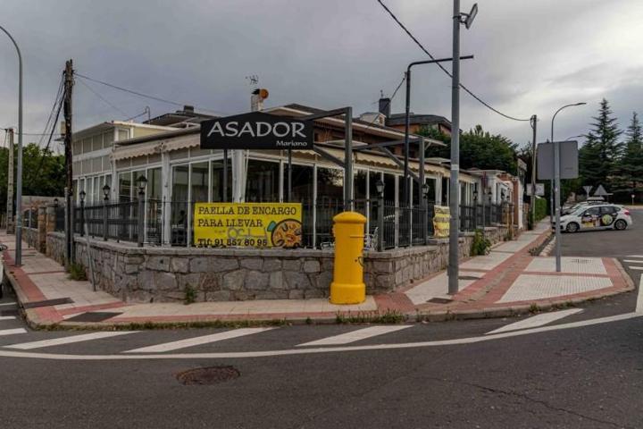 Local comercial en venta en Moralzarzal, Centro photo 0