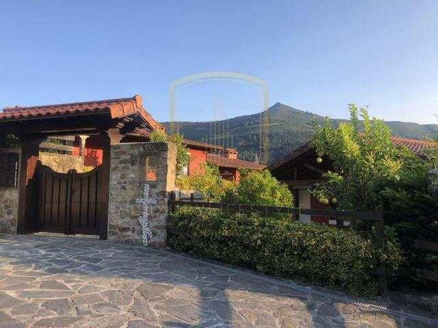 Edificio en venta en San Vicente de la Barquera photo 0