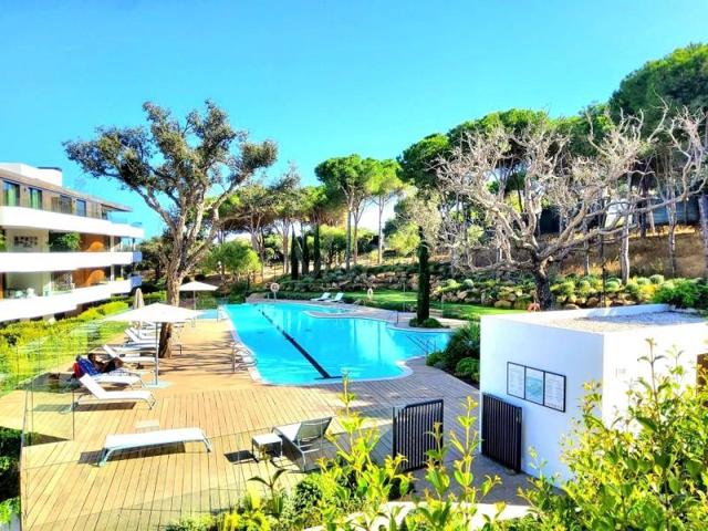 Apartamento en venta en Sotogrande, Urbanización Village Verde, 11360 photo 0