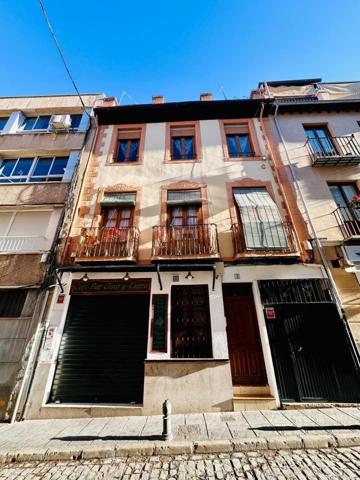 Edificio en venta en Granada, Centro photo 0