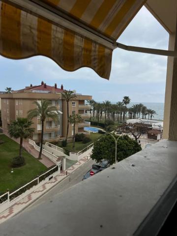 Piso en venta en Torremolinos, La Carihuela photo 0