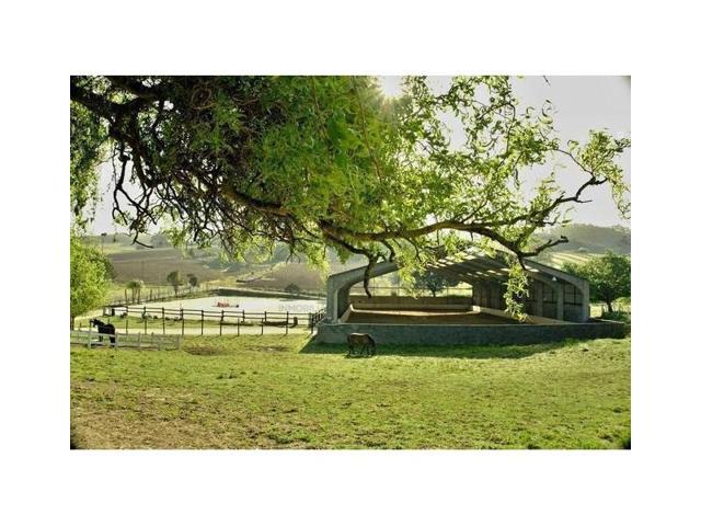 Casa con terreno en venta en Castañeda photo 0