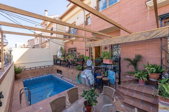 Casa en venta en Granada, Barrio de La Cruz photo 0