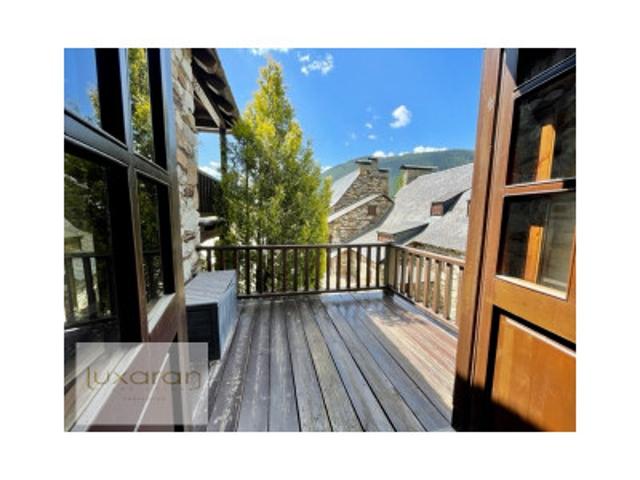 Casa con terreno en venta en Naut Aran photo 0