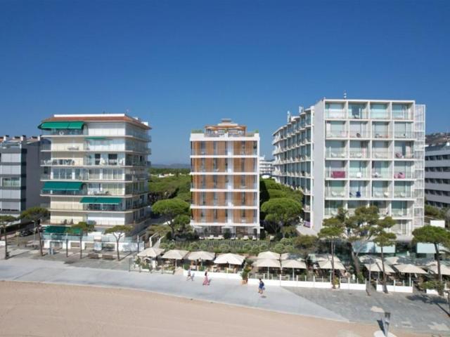 Apartamento en venta en Castell-Platja d'Aro photo 0