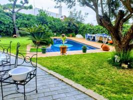 Chalet en venta en Tiana photo 0