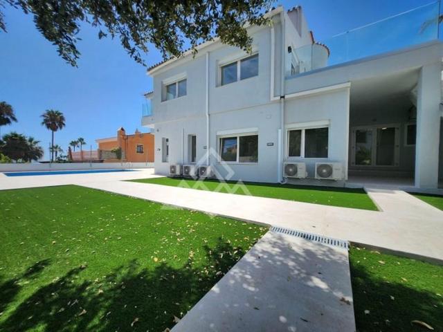 Chalet en venta en Mijas photo 0