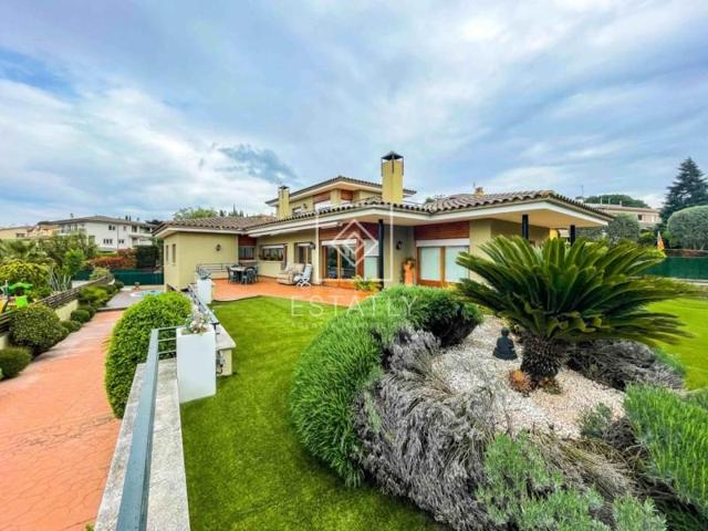 Casa en venta en Girona, Eixample photo 0