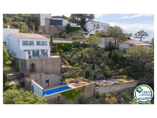 Casa en venta en Roses photo 0