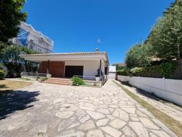 Casa en venta en Castelldefels, Gran Via del Mar-Zona Universitaria photo 0