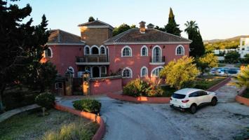 Casa en venta en Alhaurín el Grande, Alhaurin El Grande photo 0