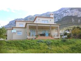 Chalet en venta en Denia photo 0