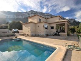 Chalet en venta en Denia photo 0